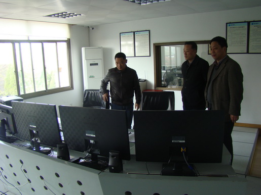 公司黨委書記、董事長何族興到一線部門調(diào)研